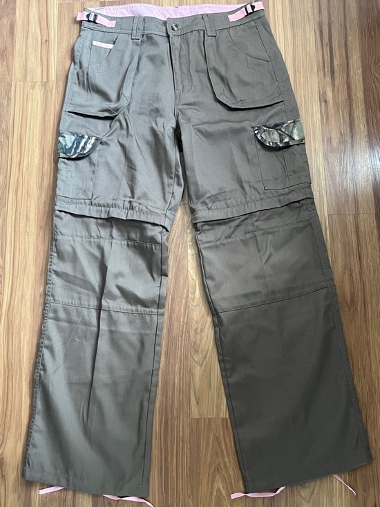 Master Sportswoman Pants - MASTER SPORTSWOMAN Convertible Cargo Pants Pink Trim Camo M
